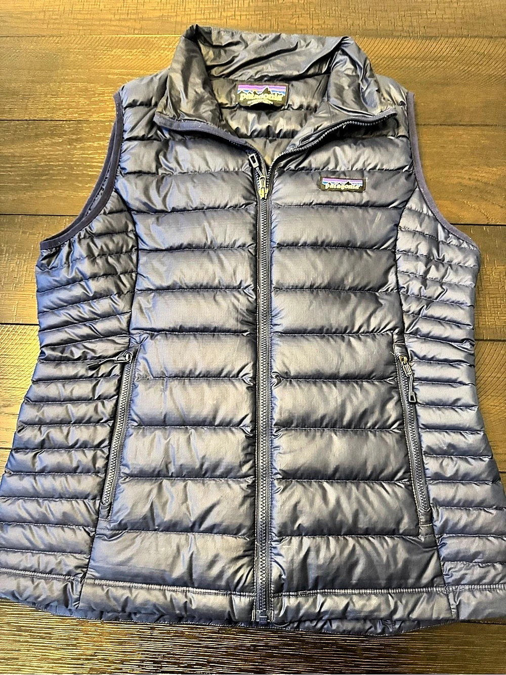 Patagonia Size Medium Women's Down Vest Puffer Navy Blue $179 NWOT